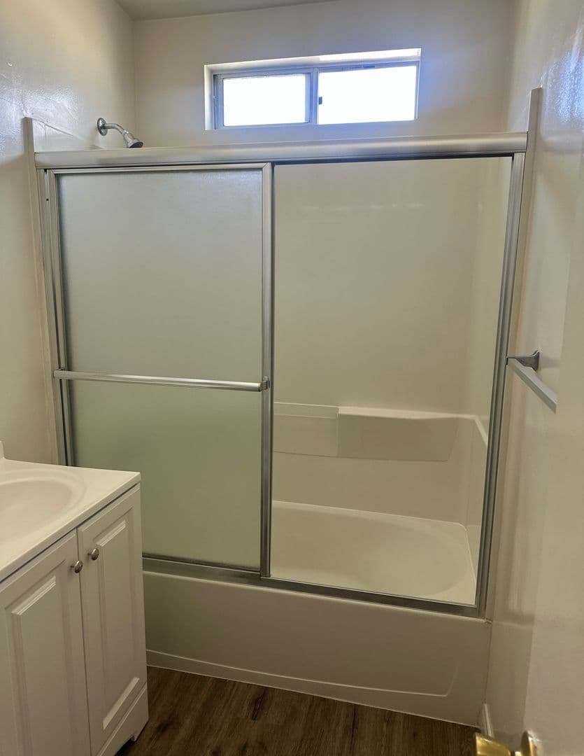 Downey Apartment: 10115 - 10129 Foster Rd