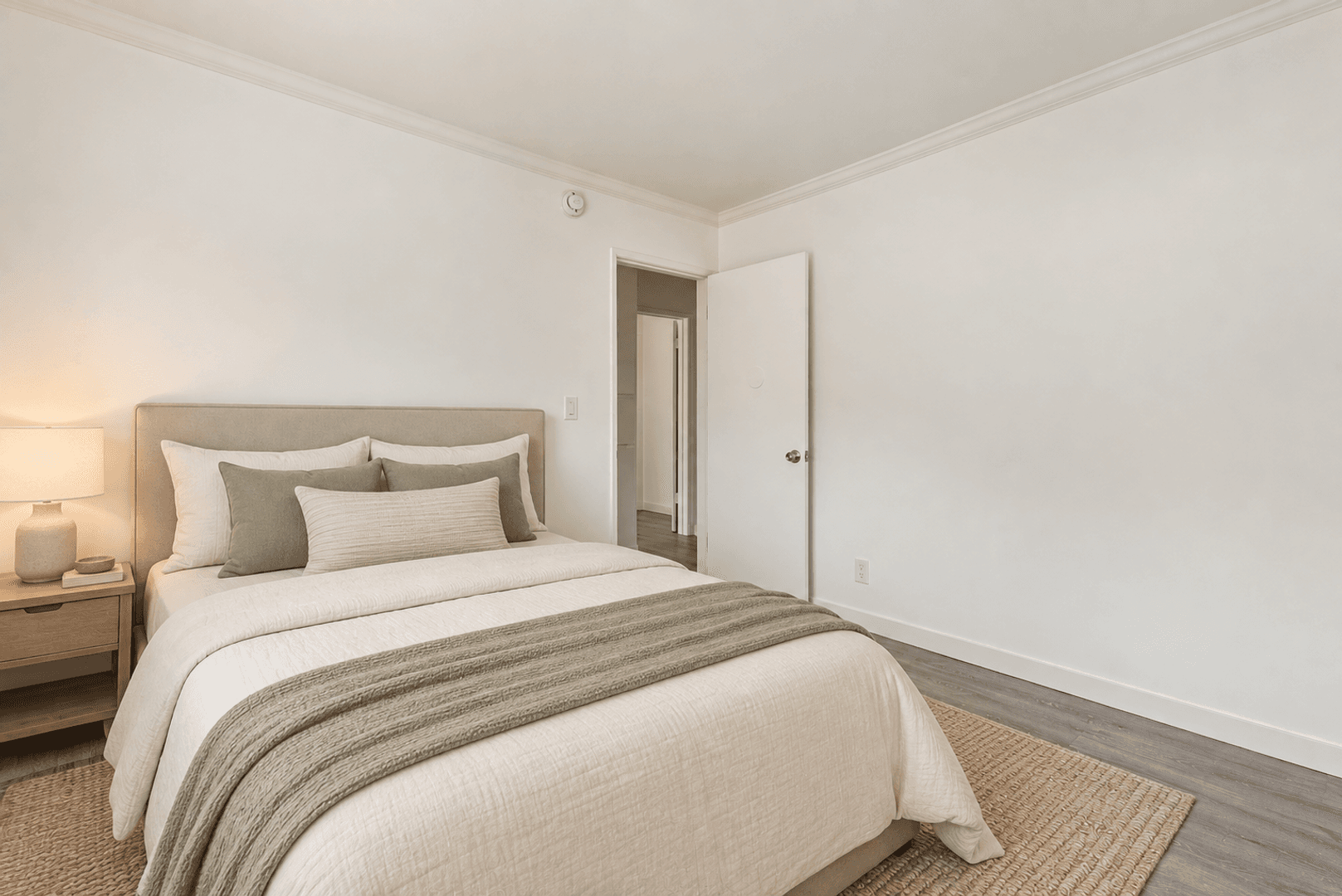 Encino Apartment: 5452 Lindley Ave