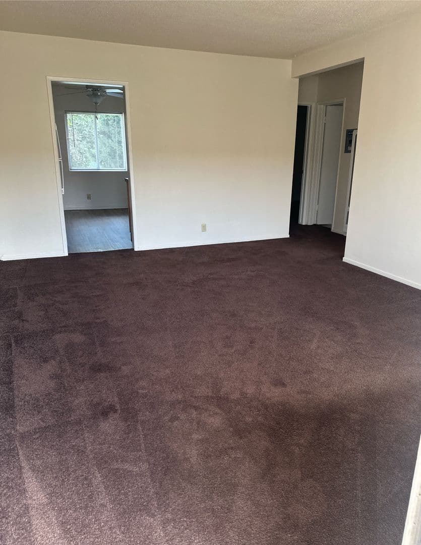Downey Apartment: 10115 - 10129 Foster Rd