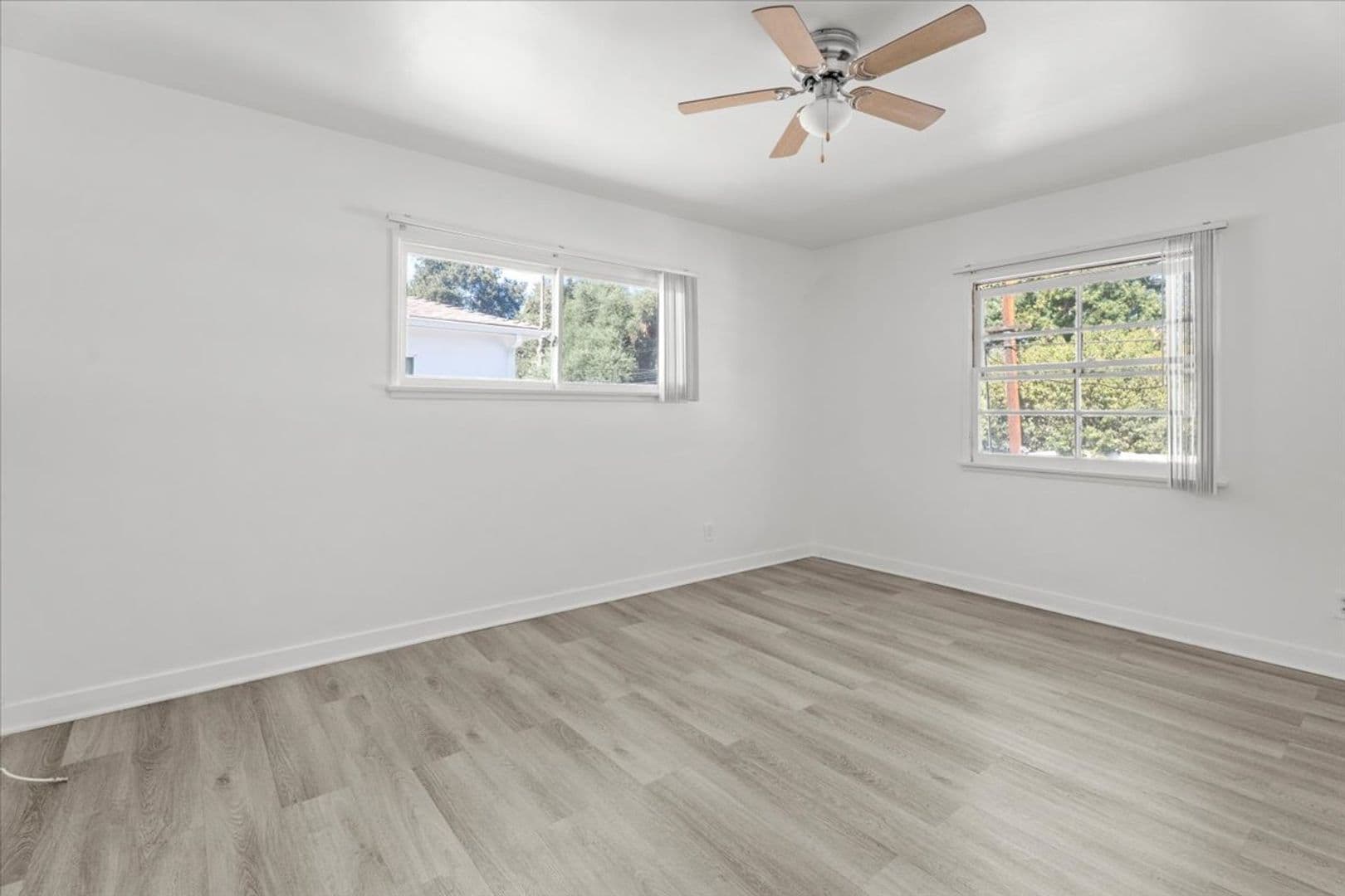 Valley Village Apartment: 5306 Radford Ave