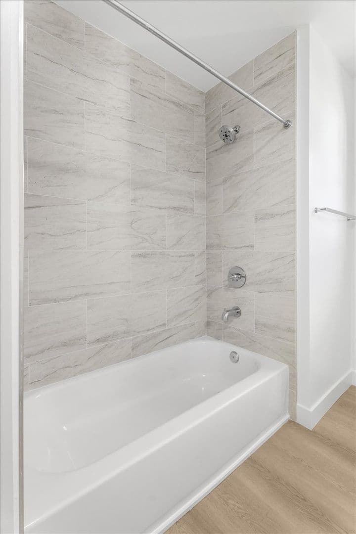 Valley Village Apartment: 5312 Radford Ave