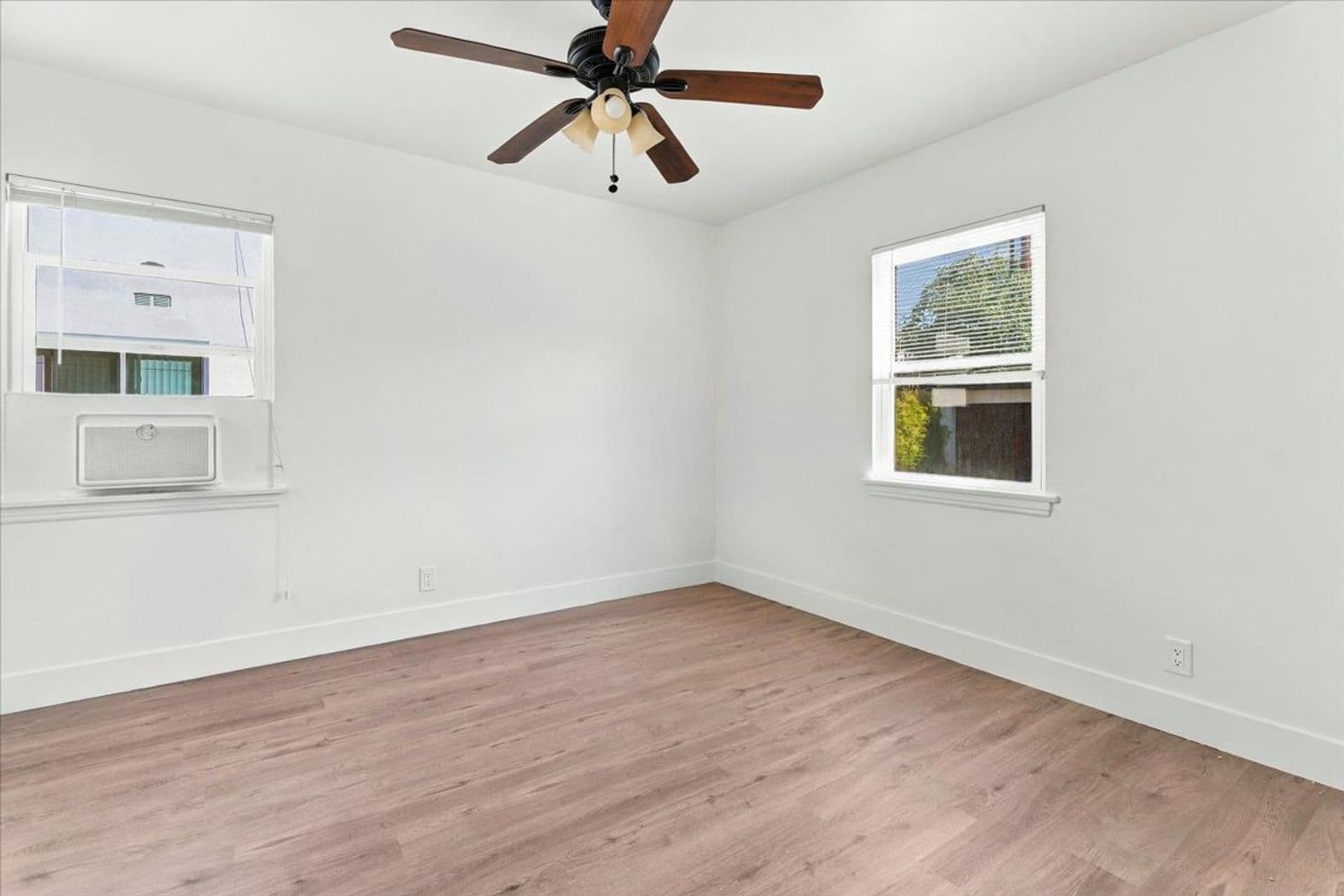 Pasadena Apartment: 130 S Michigan Ave