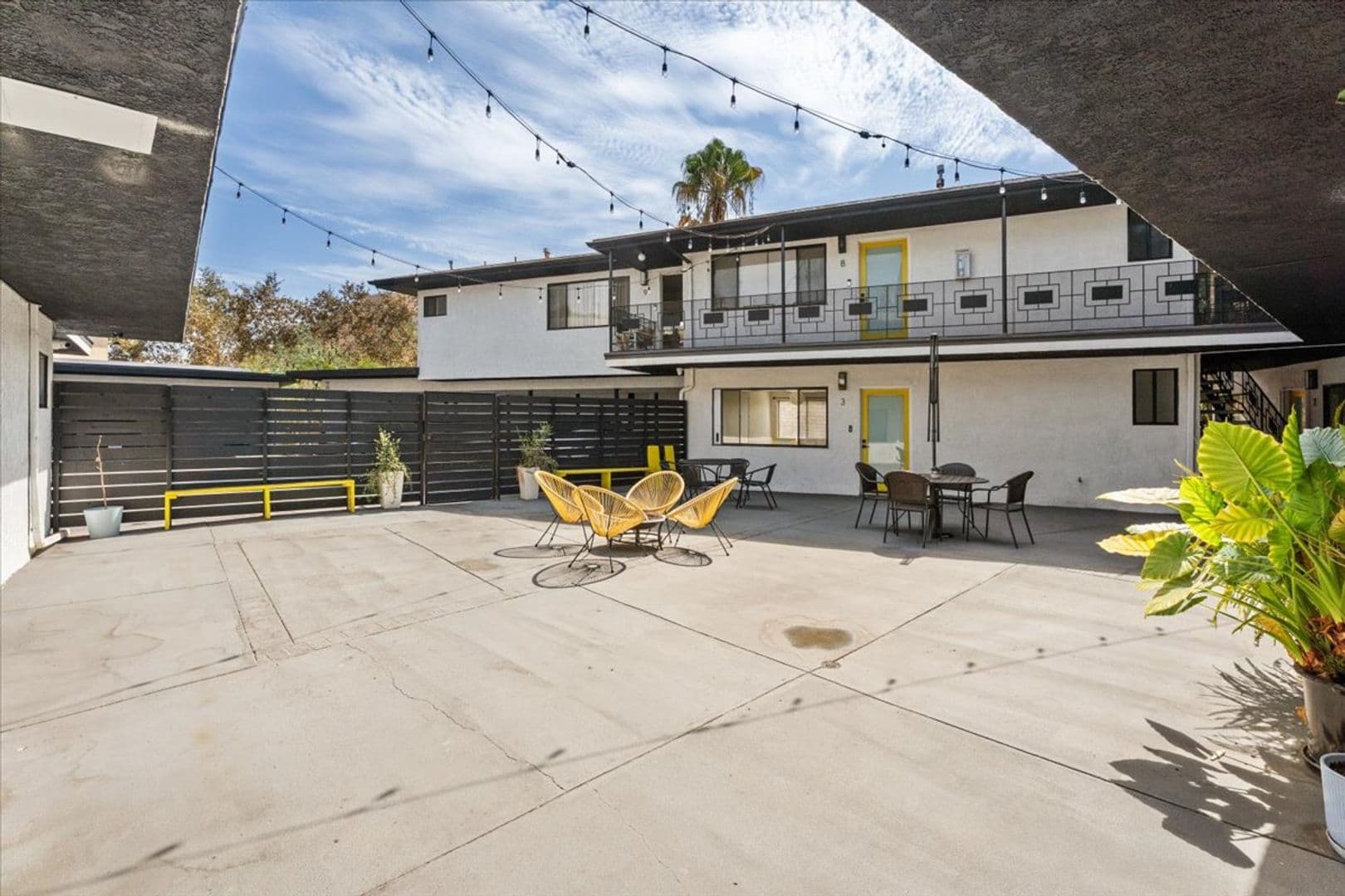 Los Angeles Apartment: 337 S Ave 60