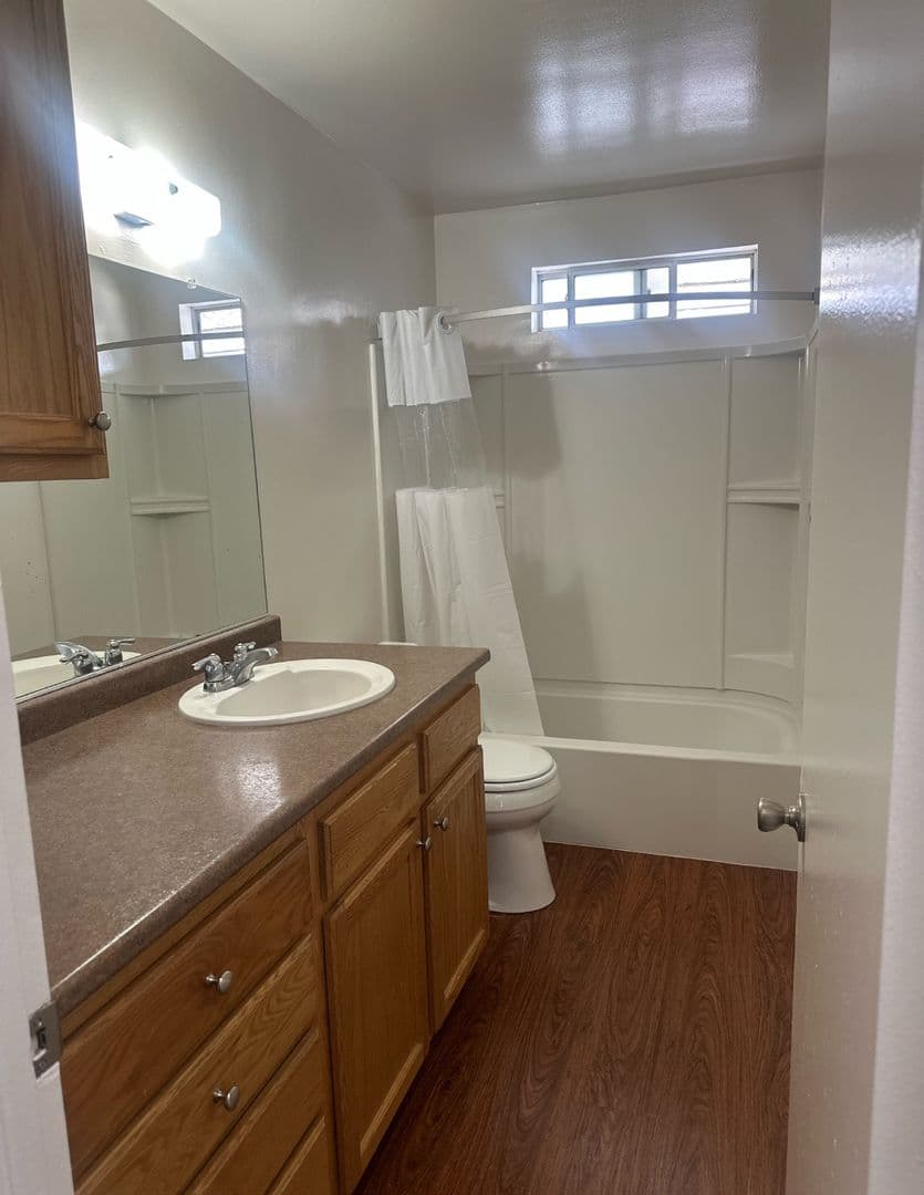 Bellflower Apartment: 15527 Woodruff Ave