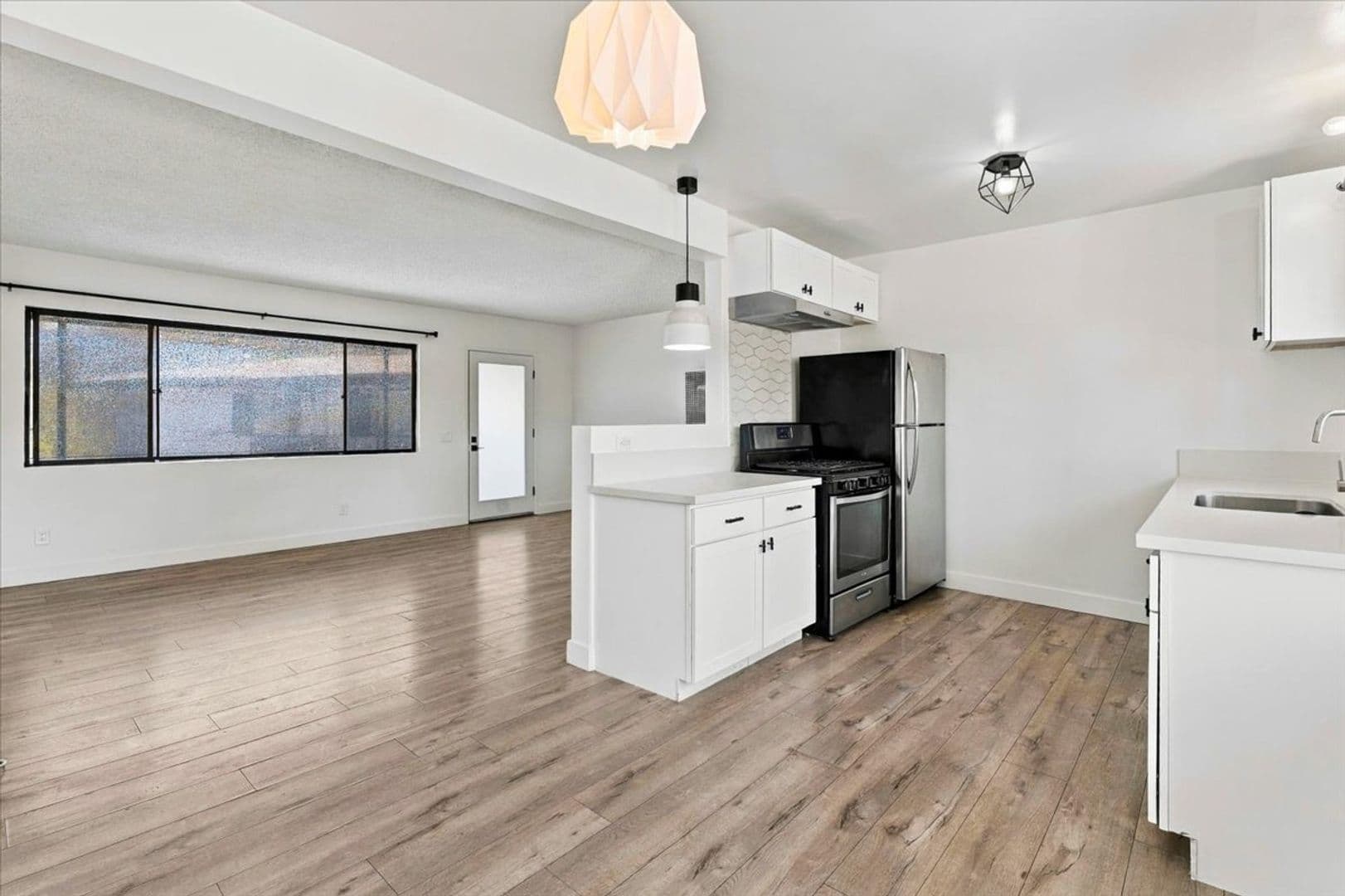 Los Angeles Apartment: 337 S Ave 60