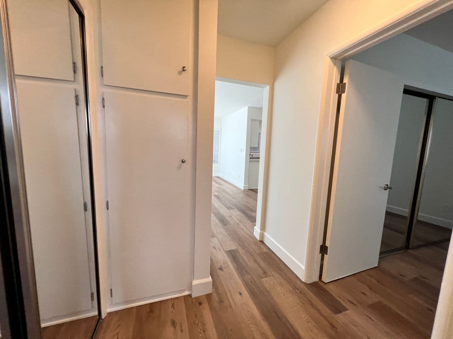 Burbank Apartment: 118 S Cordova St