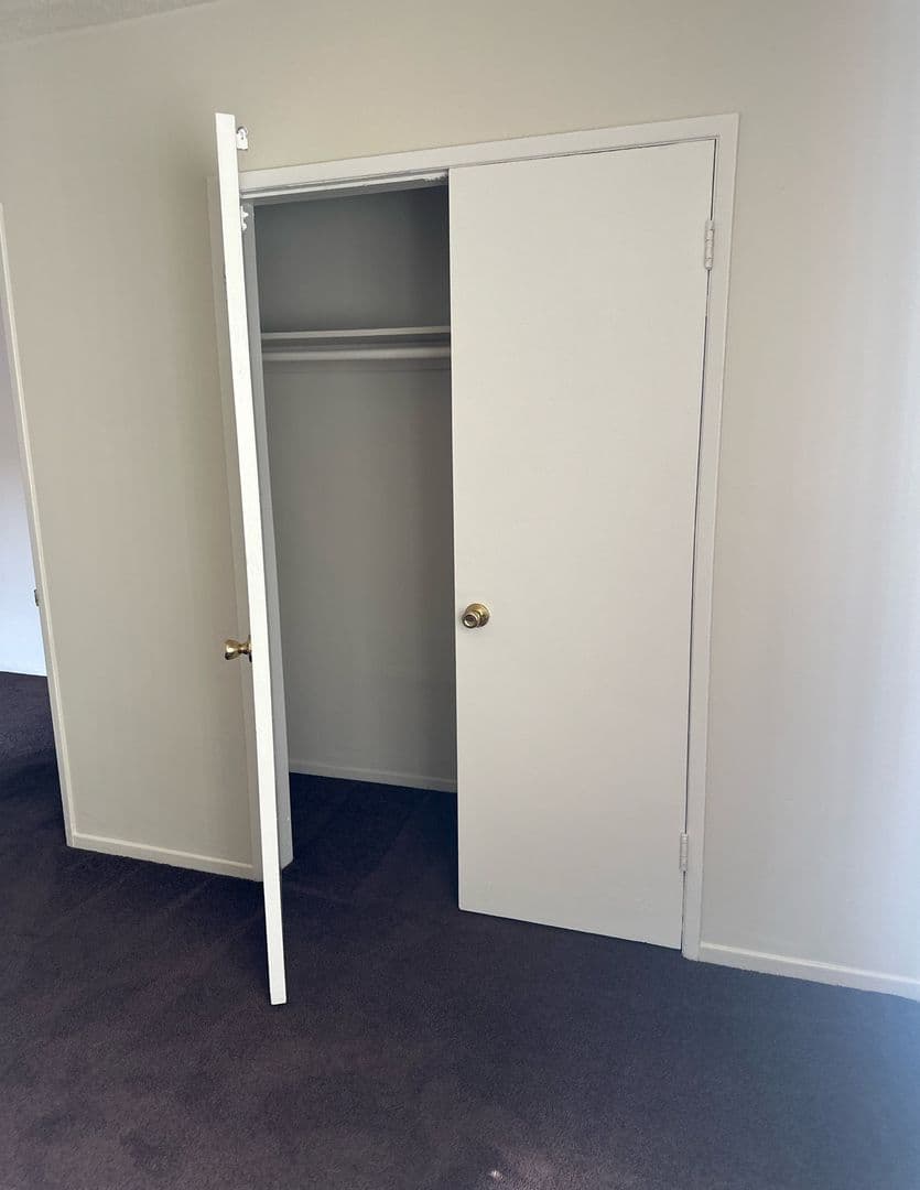 Downey Apartment: 10115 - 10129 Foster Rd