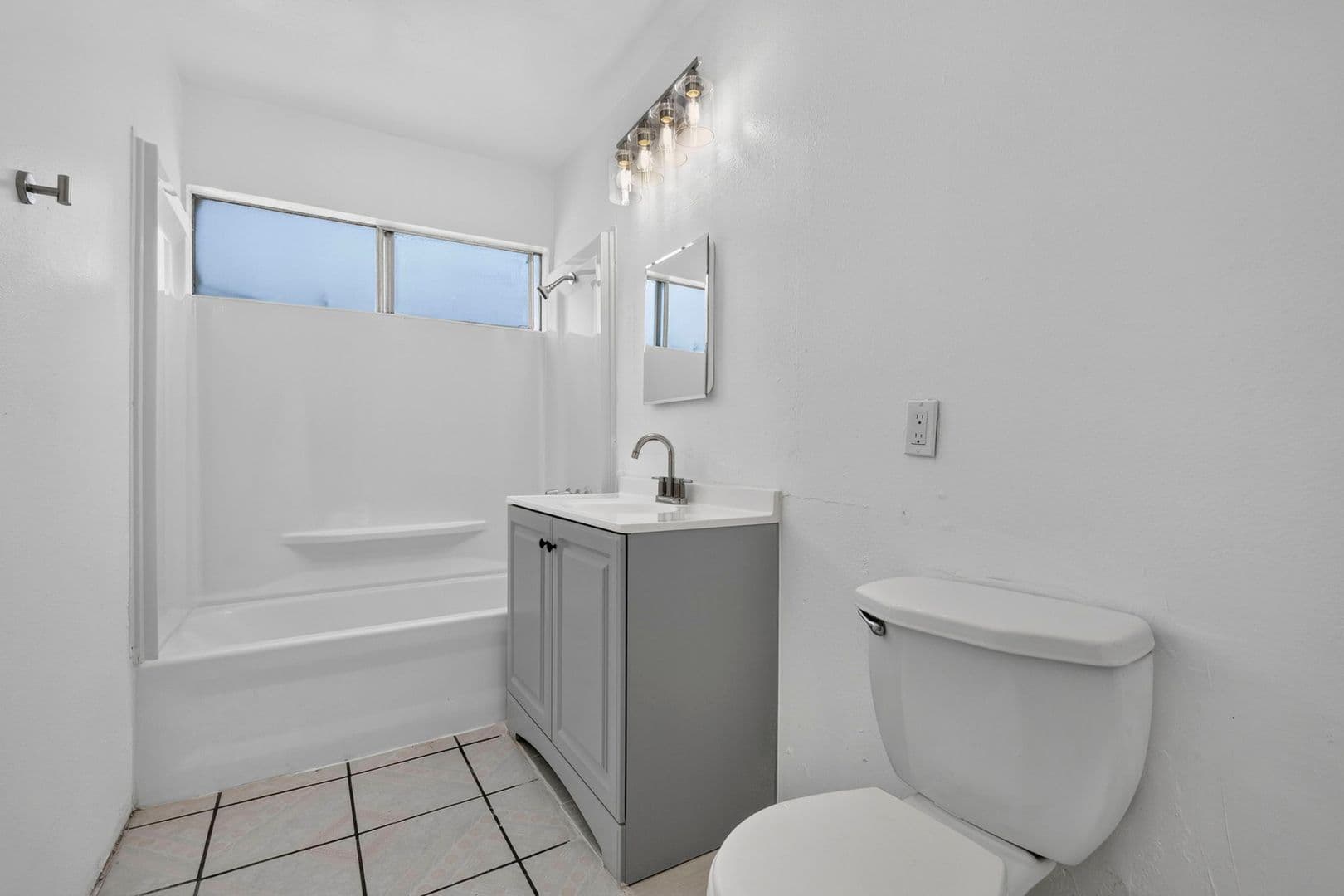 Bellflower Apartment: 16230 Cornuta Avenue