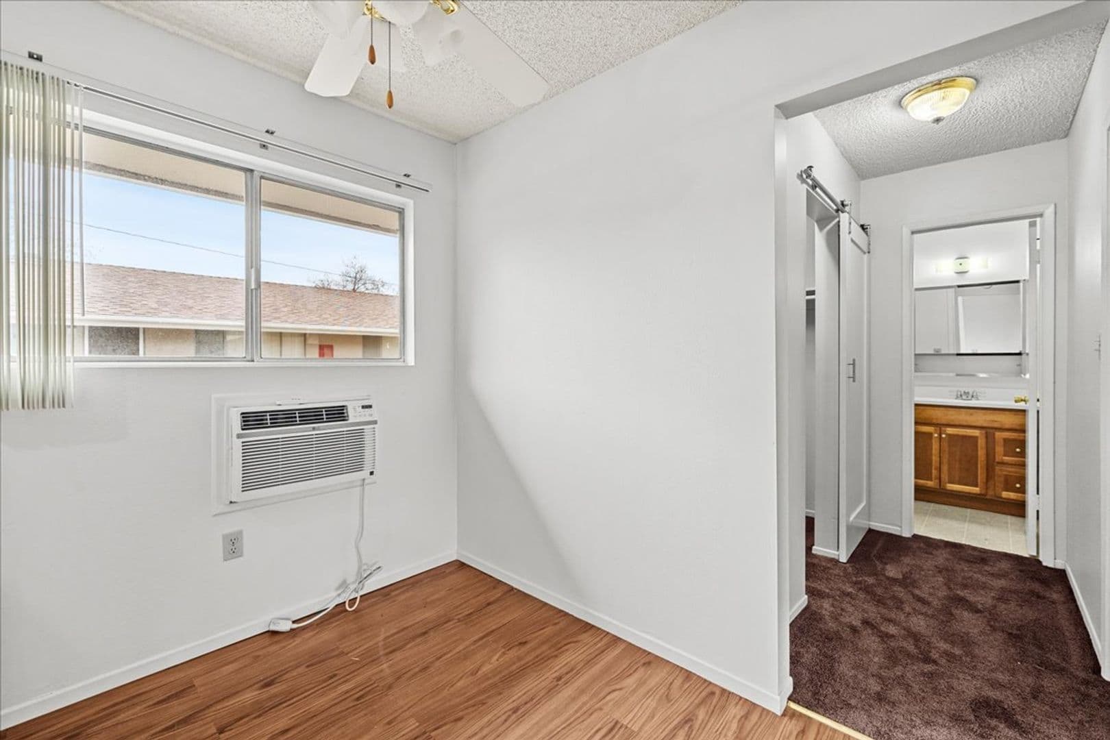 Bellflower Apartment: 10522 Artesia Blvd