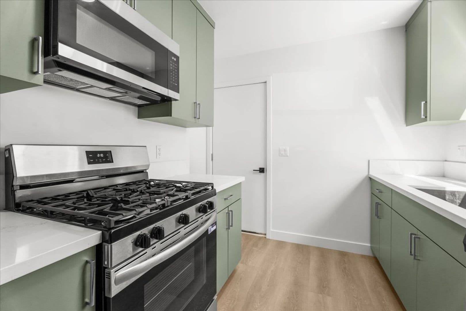 Valley Village Apartment: 5312 Radford Ave