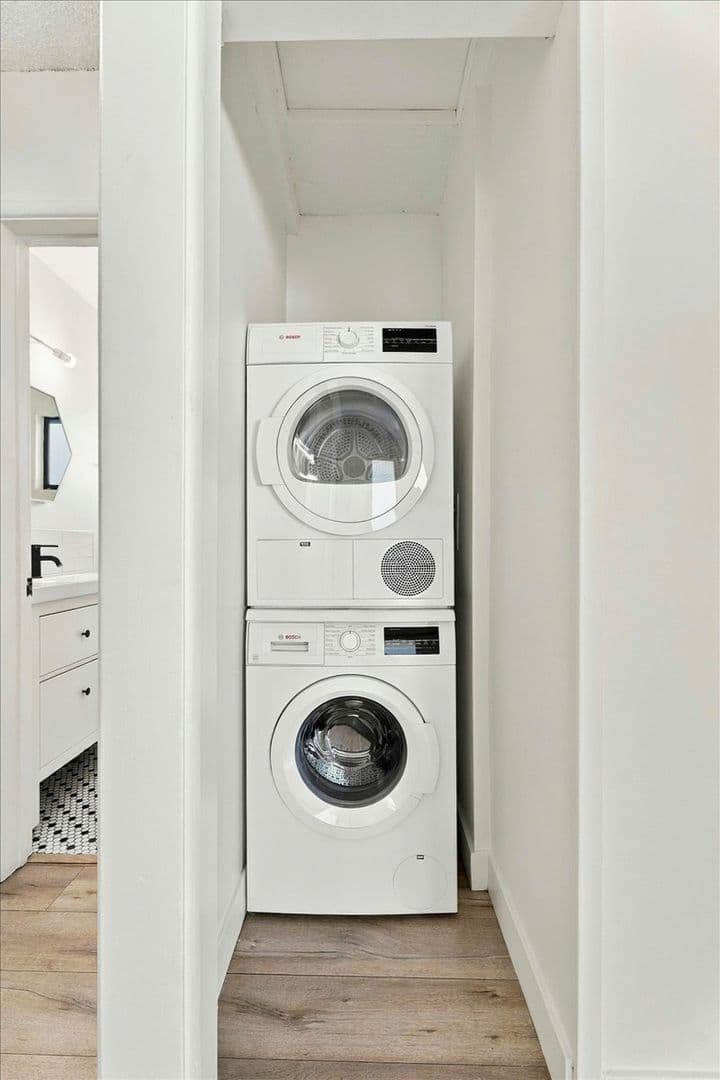 Los Angeles Apartment: 337 S Ave 60
