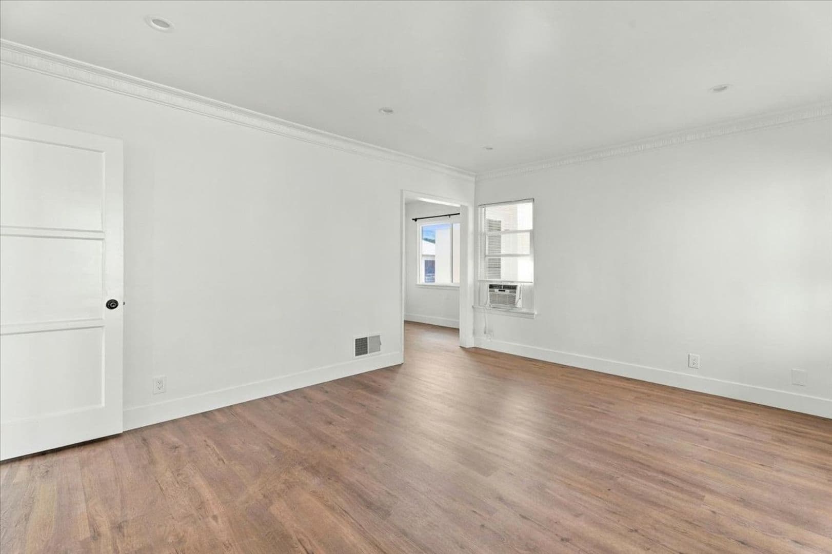 Pasadena Apartment: 130 S Michigan Ave