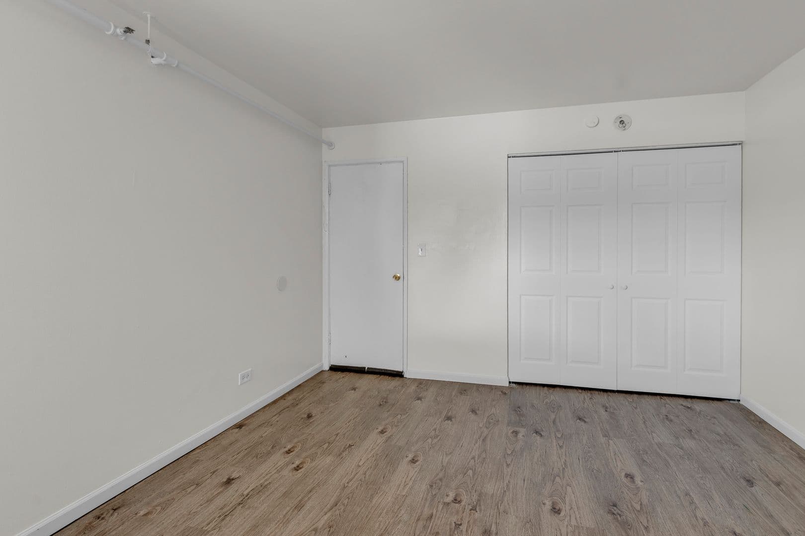 Stone Park Apartment: 1722 N Mannheim Rd
