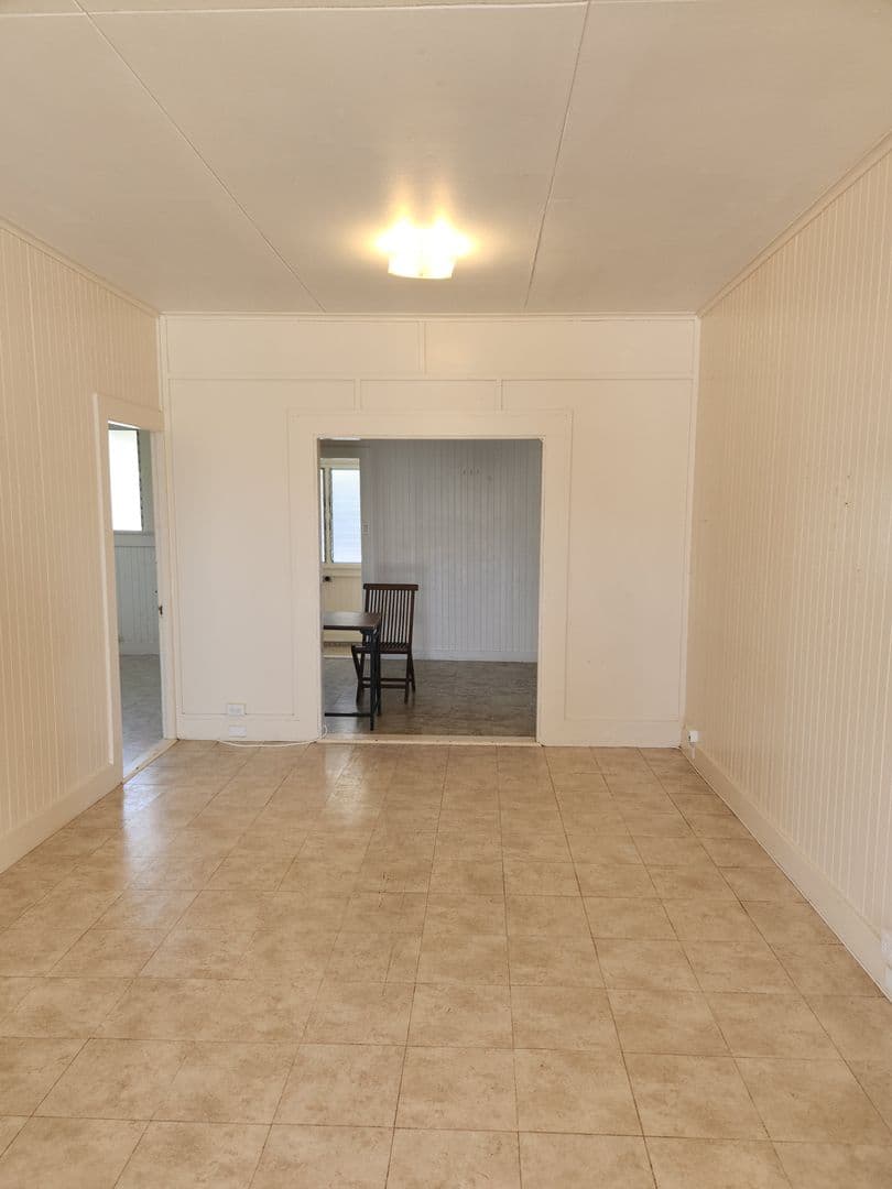 Honolulu Apartment: 1932 Dole Street