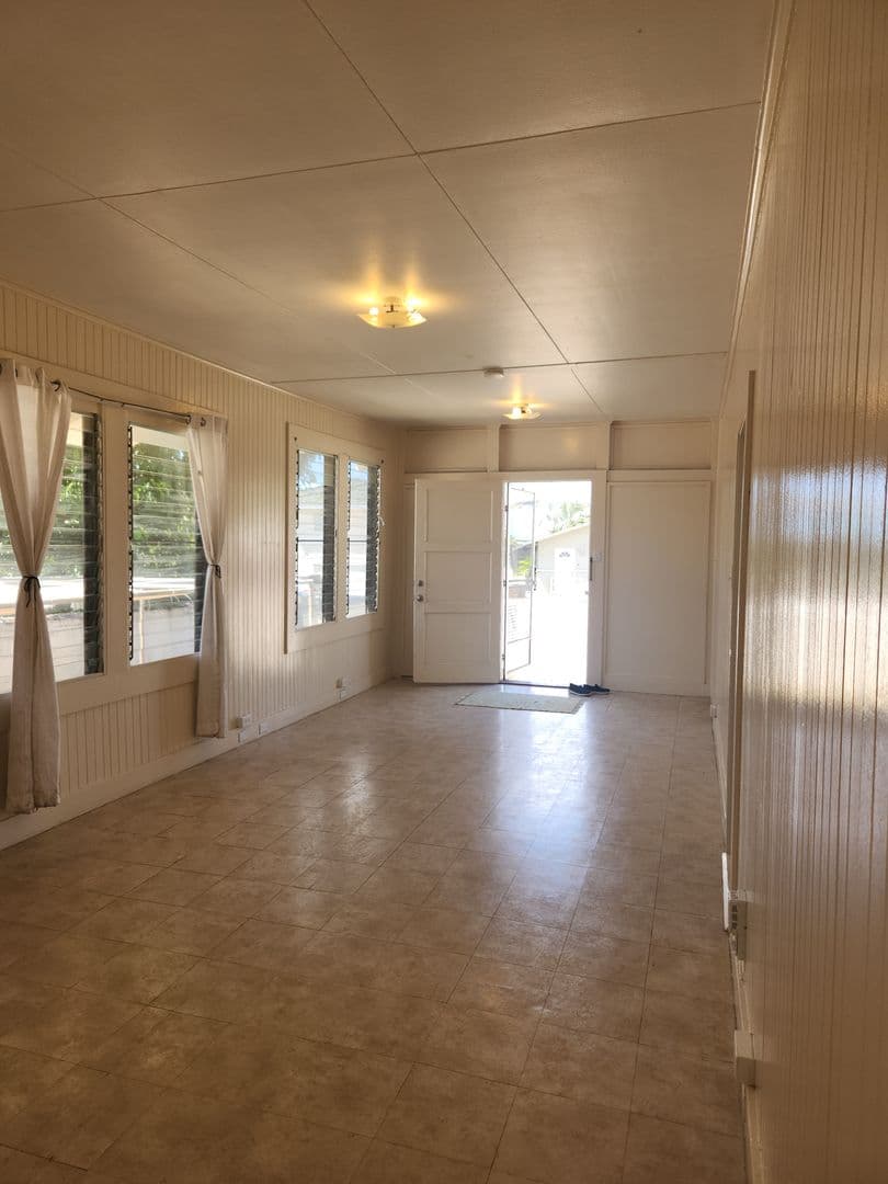 Honolulu Apartment: 1932 Dole Street