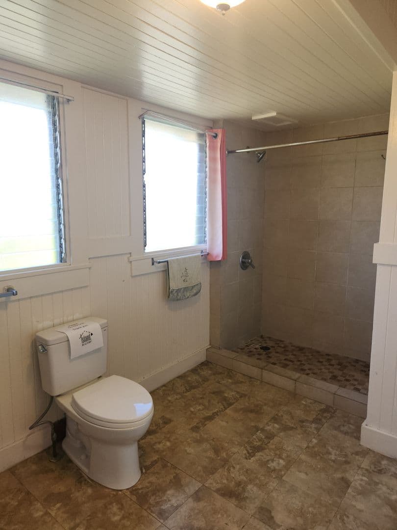 Honolulu Apartment: 1932 Dole Street