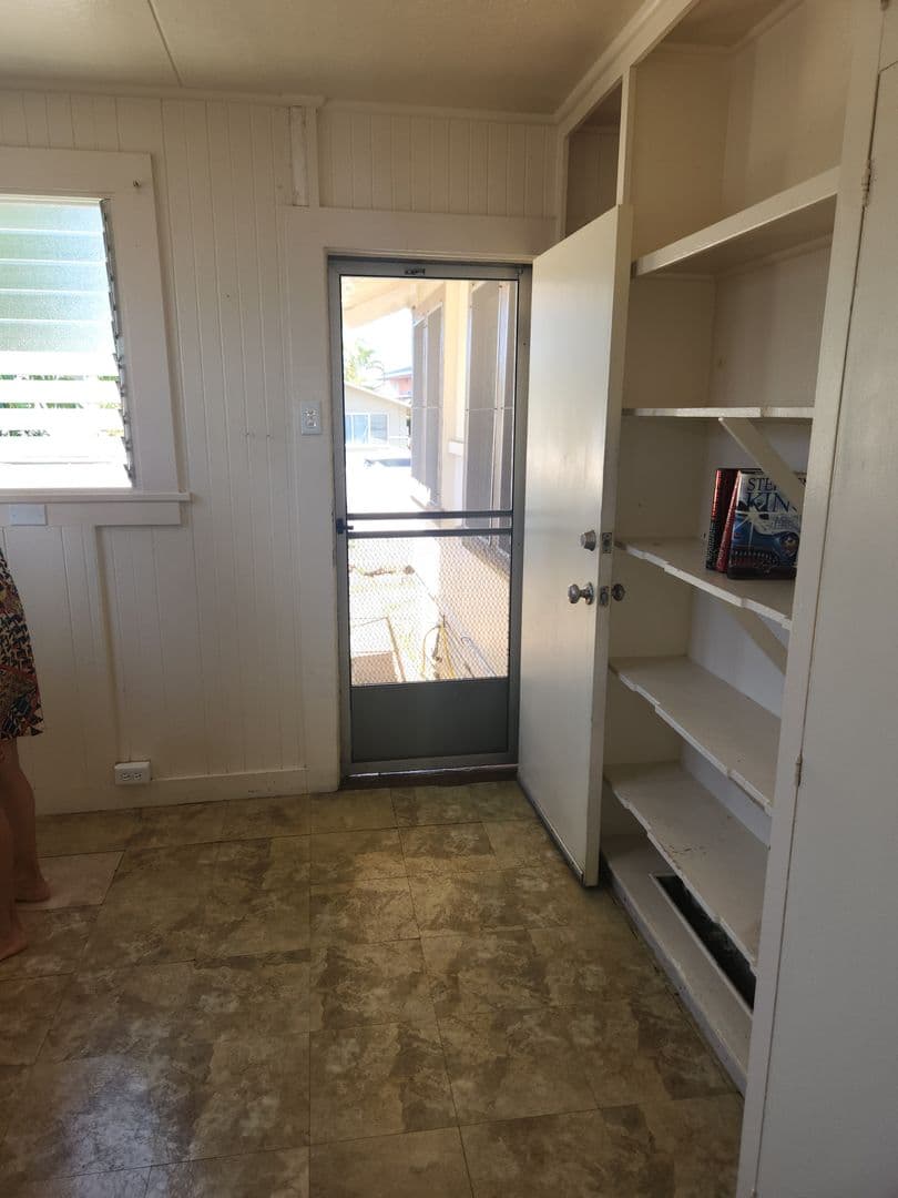 Honolulu Apartment: 1932 Dole Street