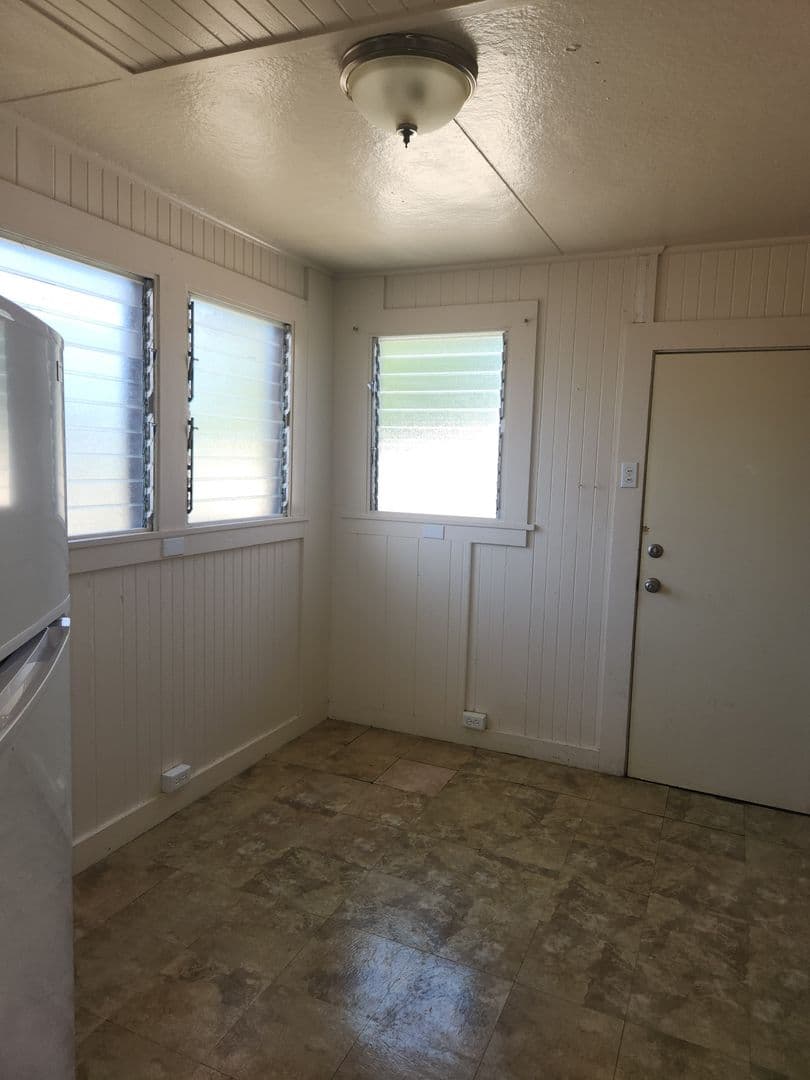 Honolulu Apartment: 1932 Dole Street