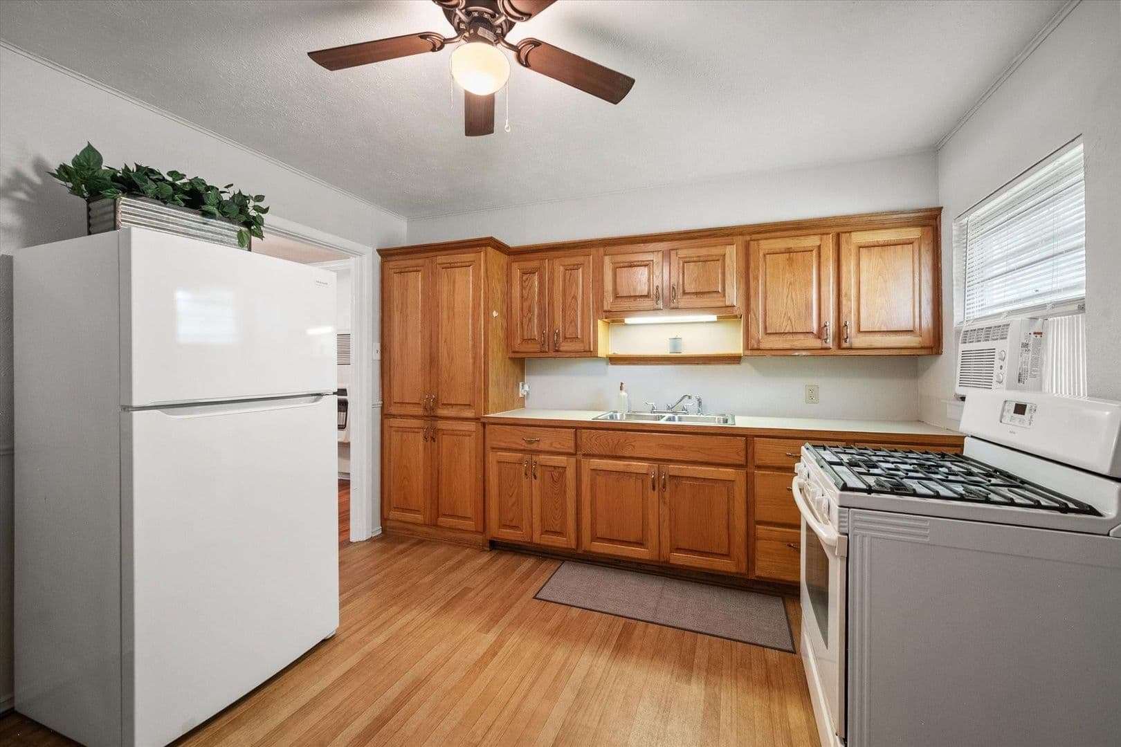 Corsicana House: 2909 Collin St