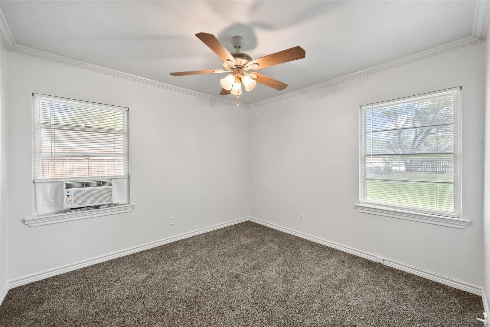 Corsicana House: 2909 Collin St