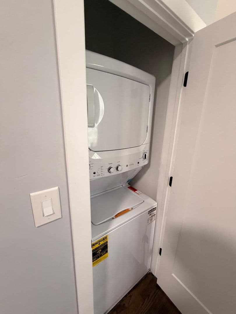 Chicago Apartment: 2906 W Flournoy St, Chicago, IL 60612
