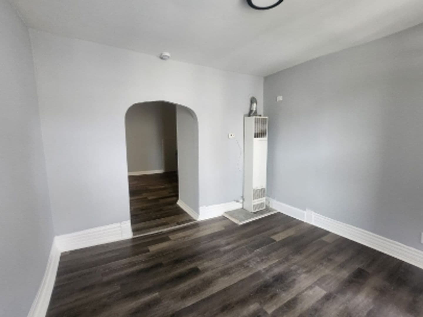 Chicago Apartment: 8927 South Muskegon Avenue