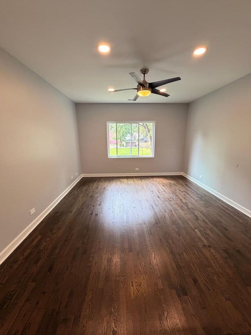 Chicago Apartment: 2906 W Flournoy St, Chicago, IL 60612