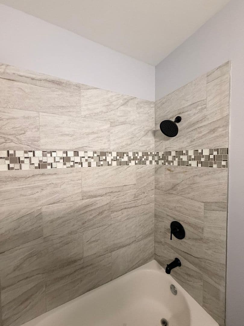 Chicago Apartment: 2906 W Flournoy St, Chicago, IL 60612