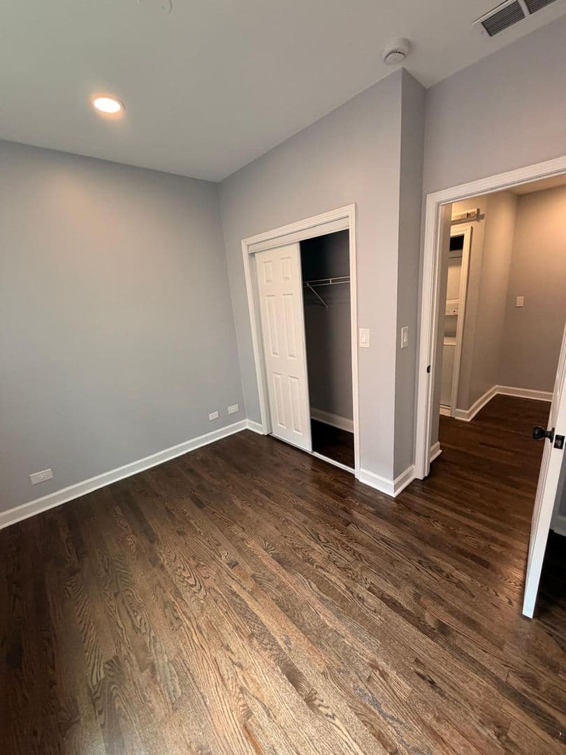 Chicago Apartment: 2906 W Flournoy St, Chicago, IL 60612