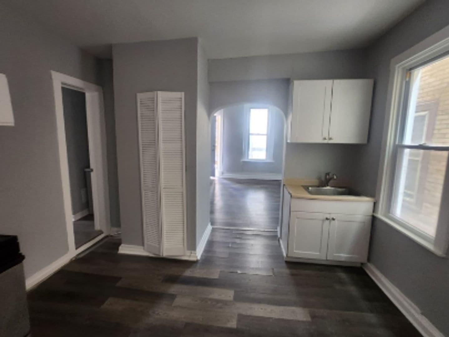 Chicago Apartment: 8927 South Muskegon Avenue