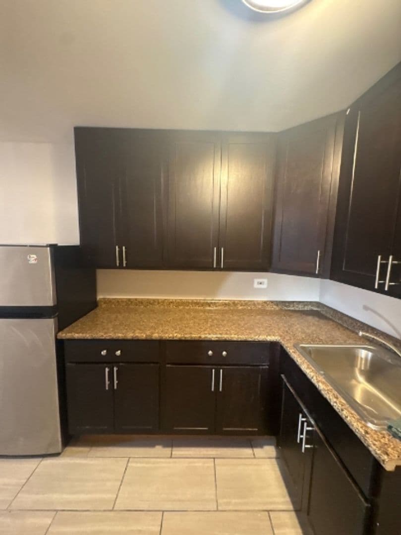 Chicago, Apartment: 7444 S Langley Ave