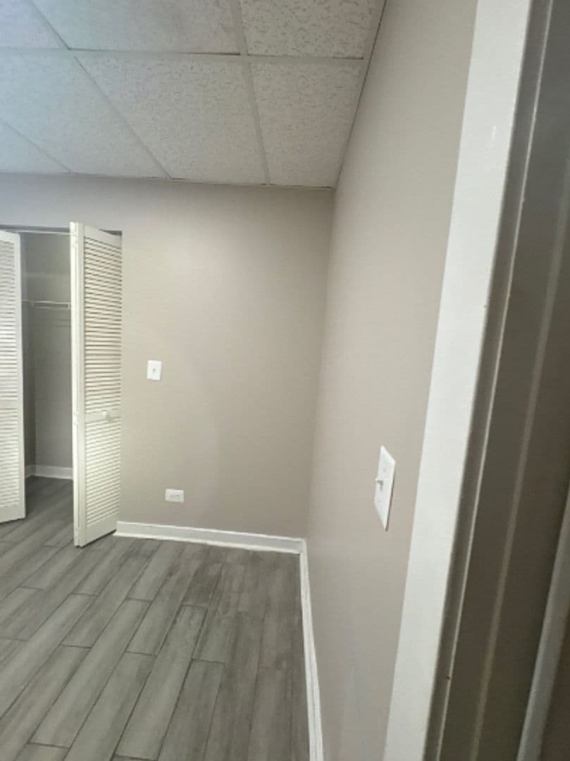 Chicago, Apartment: 7444 S Langley Ave