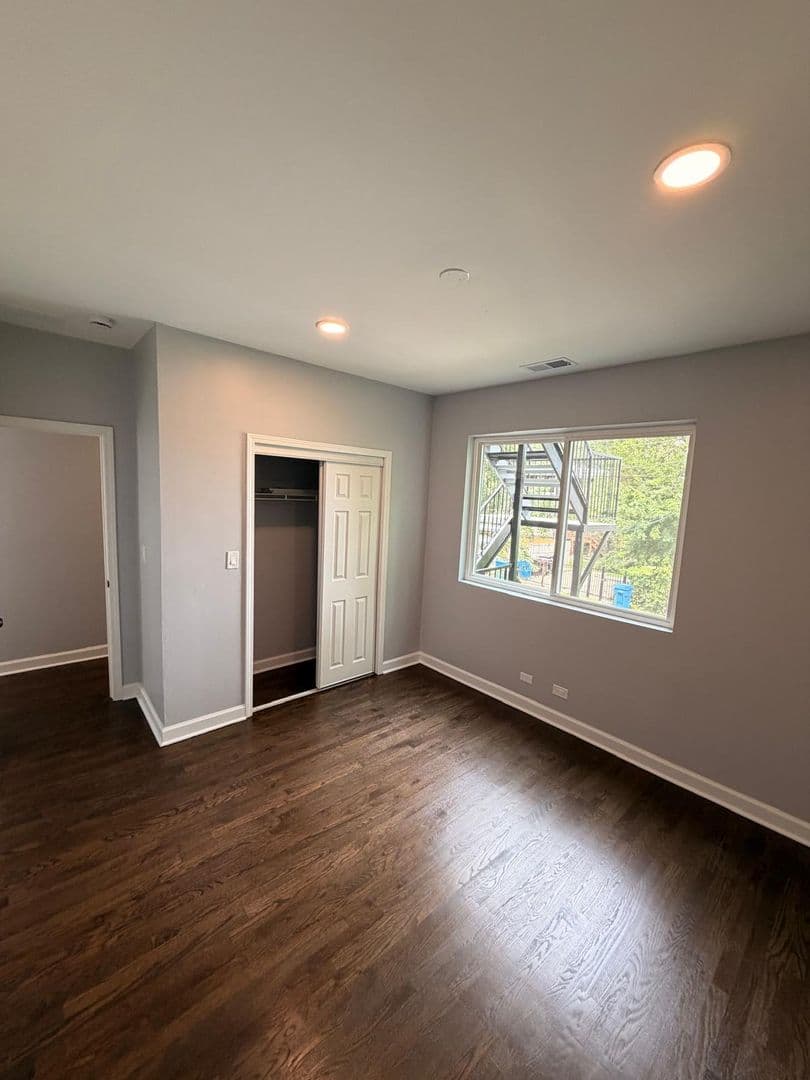 Chicago Apartment: 2906 W Flournoy St, Chicago, IL 60612