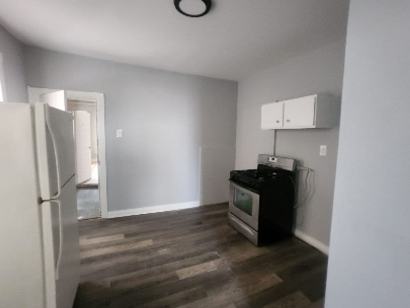 Chicago Apartment: 8927 South Muskegon Avenue