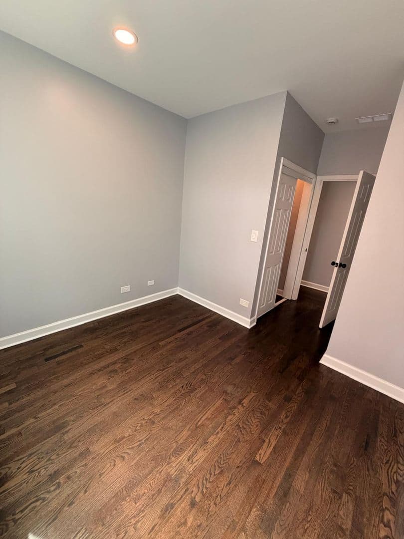 Chicago Apartment: 2906 W Flournoy St, Chicago, IL 60612