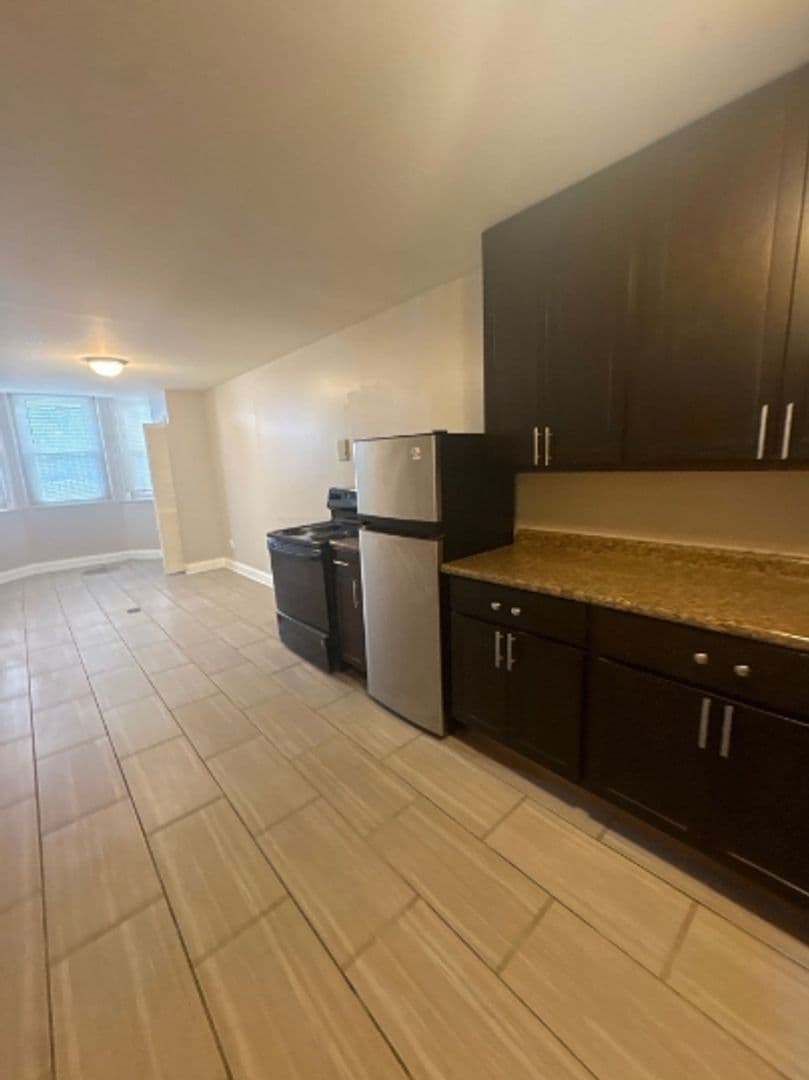 Chicago, Apartment: 7444 S Langley Ave