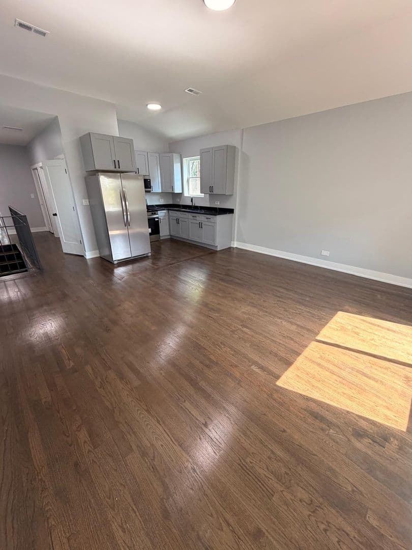 Chicago Apartment: 2906 W Flournoy St, Chicago, IL 60612