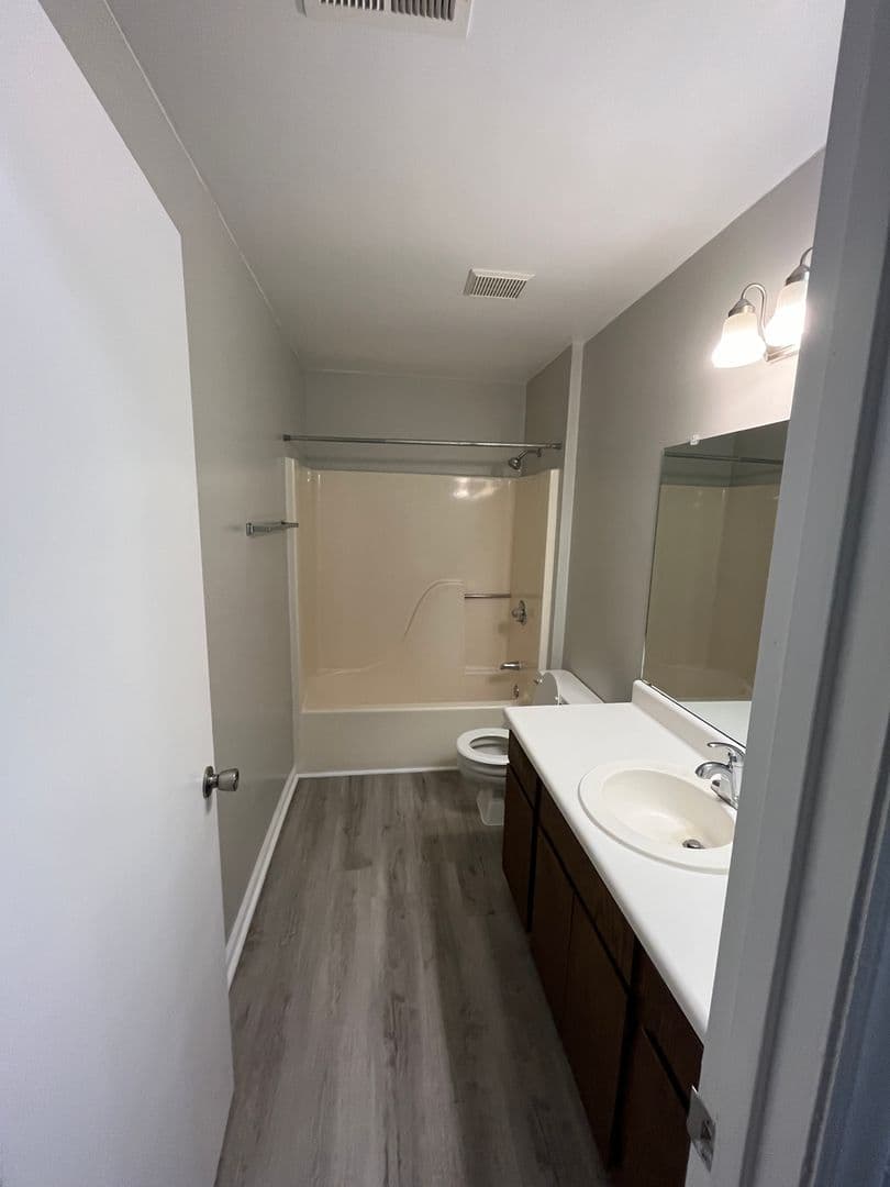 Durham Apartment: 600-630 East Knox Street