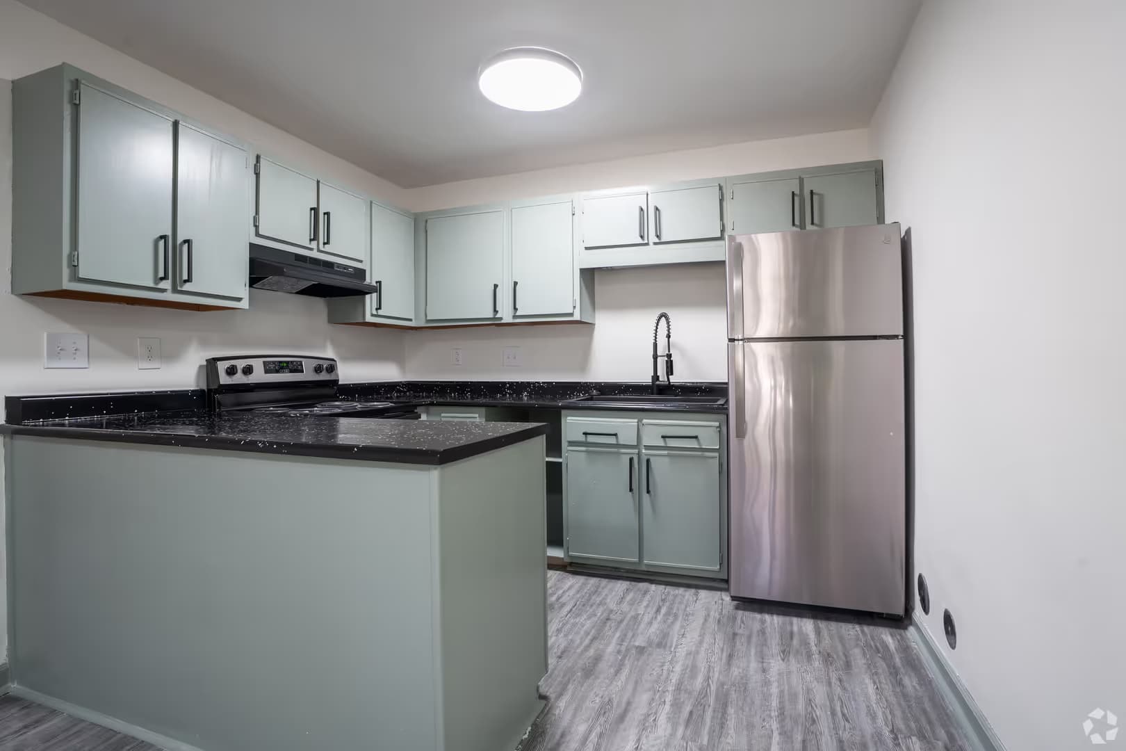 Durham Apartment: 600-630 East Knox Street