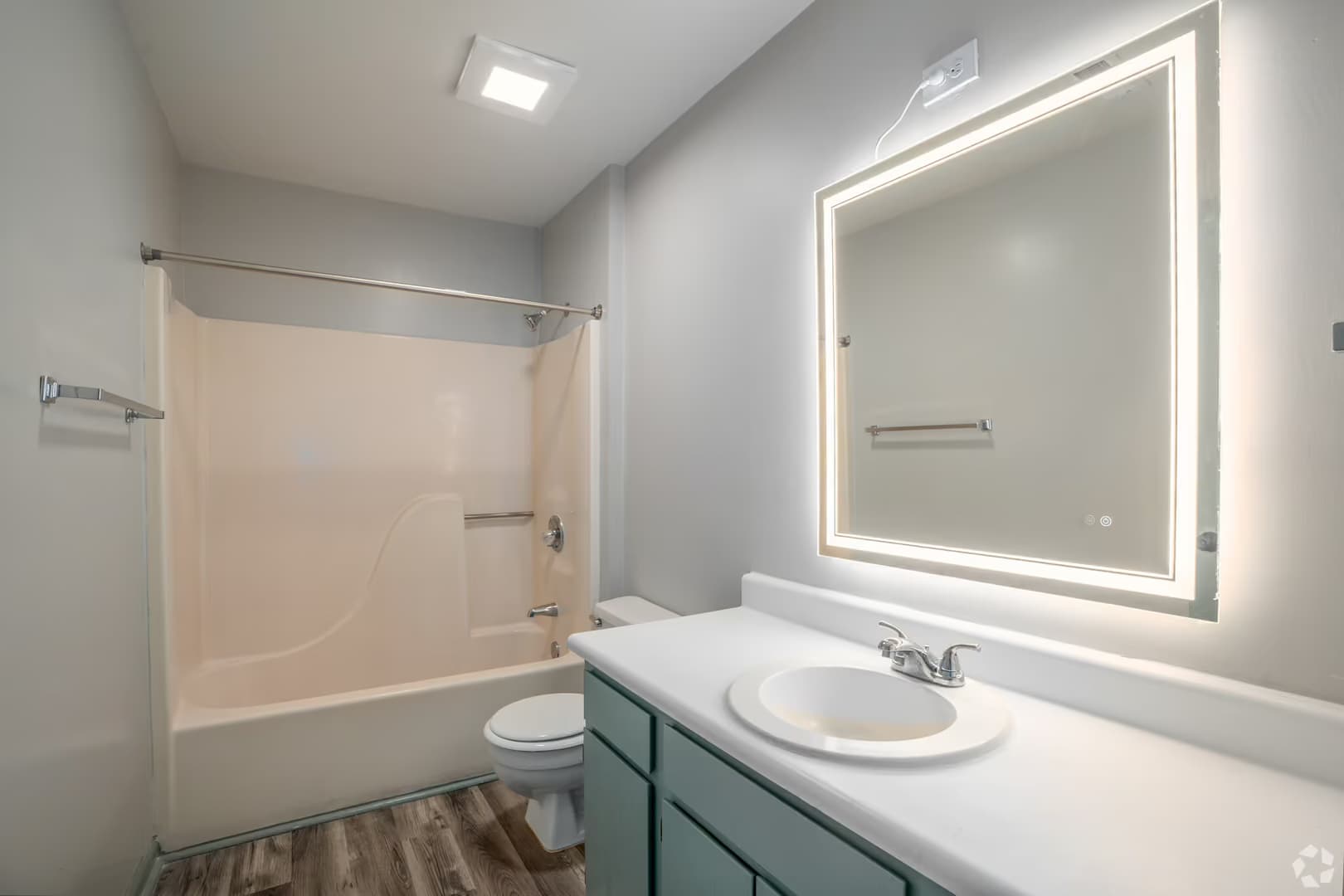 Durham Apartment: 600-630 East Knox Street