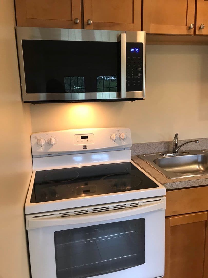 Aurora Apartment: 941-981 Old Indian Trail
