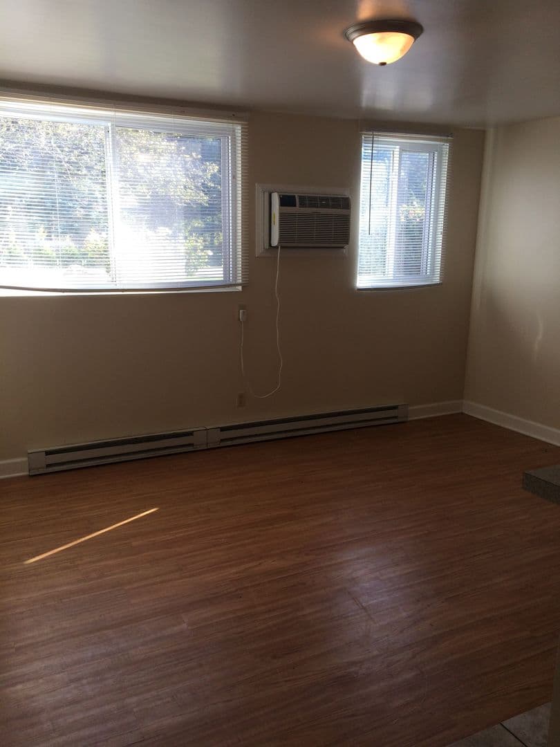 Aurora Apartment: 941-981 Old Indian Trail