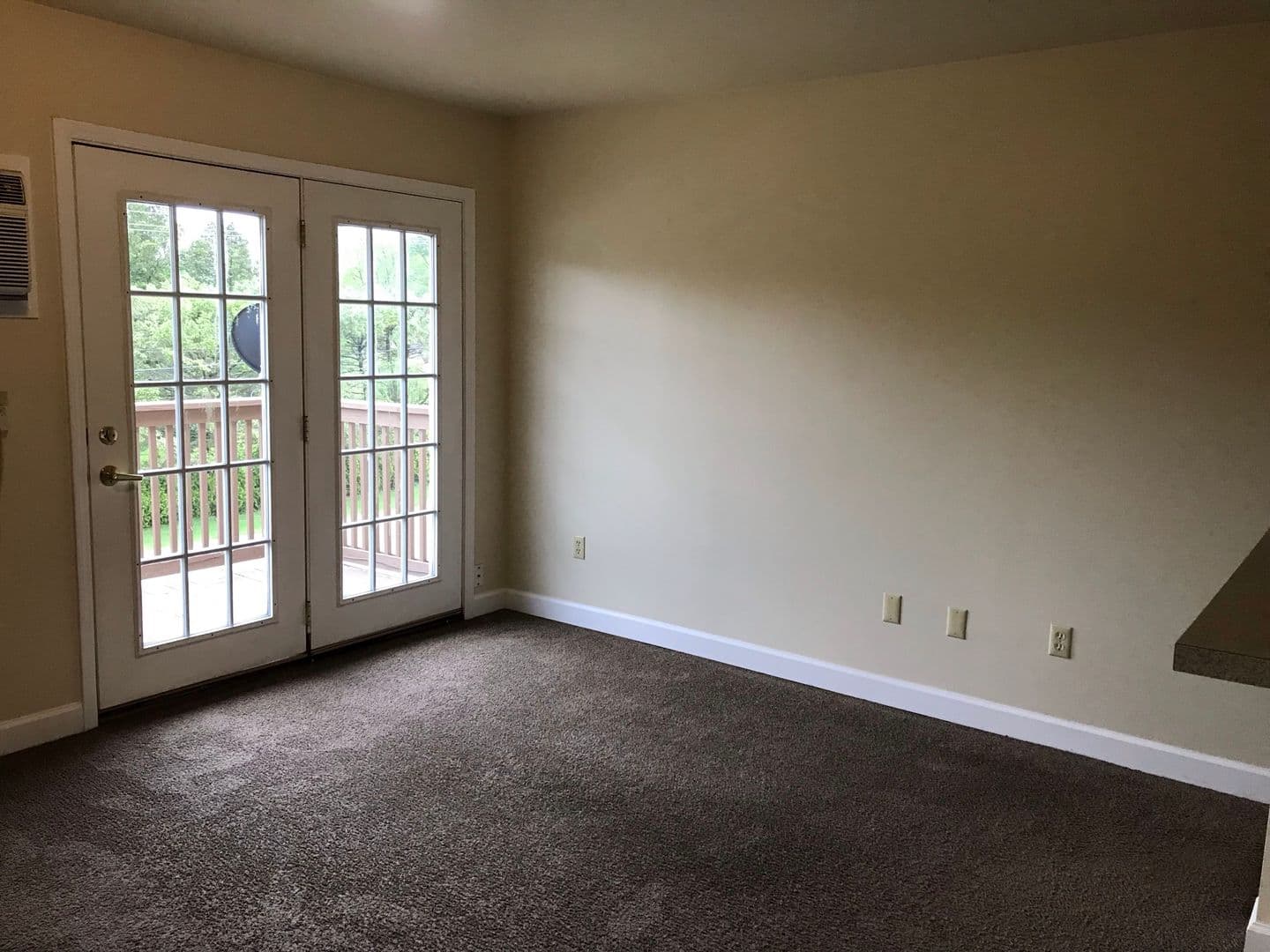 Aurora Apartment: 941-981 Old Indian Trail