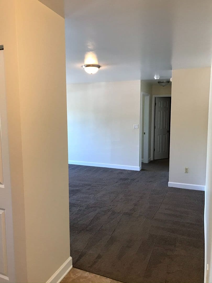 Aurora Apartment: 941-981 Old Indian Trail