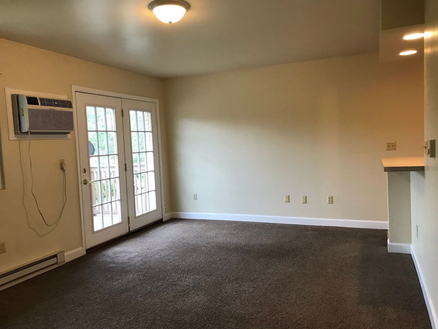Aurora Apartment: 941-981 Old Indian Trail