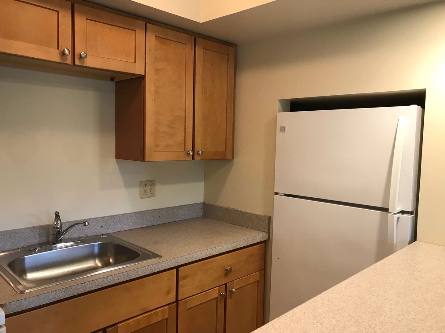 Aurora Apartment: 941-981 Old Indian Trail