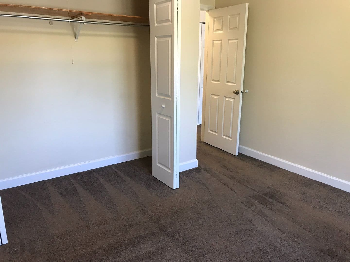 Aurora Apartment: 941-981 Old Indian Trail