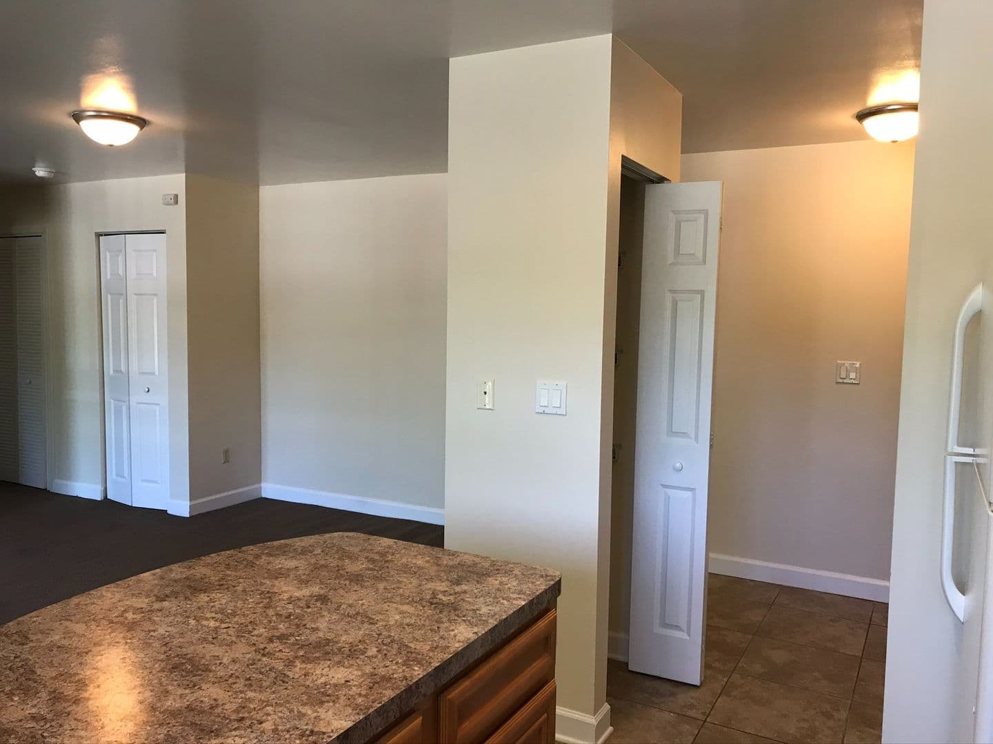 Aurora Apartment: 941-981 Old Indian Trail