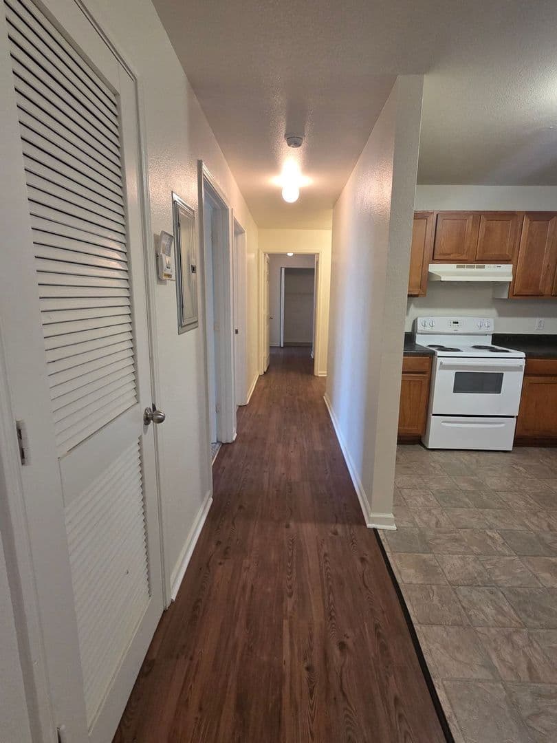 Greeneville Apartment: 1108 W. Summer St.