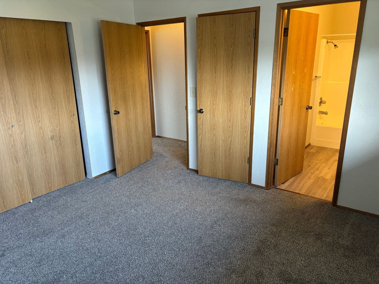 Yakima Apartment: 408 S. 61st Avenue